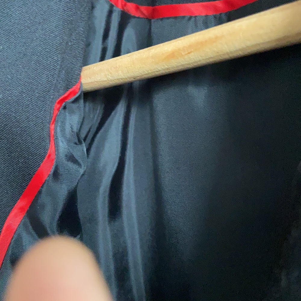 Blazer - Picture 4 of 4